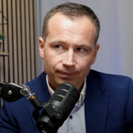 Dubaj je pozlátko. Právní systém a tradice Anglie jsou víc než slunce. Adam Wojnar